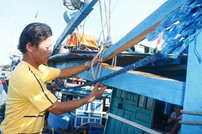 Ngư dân kể chuyện bị tàu Trung Quốc tấn công giữa Hoàng Sa ảnh 1